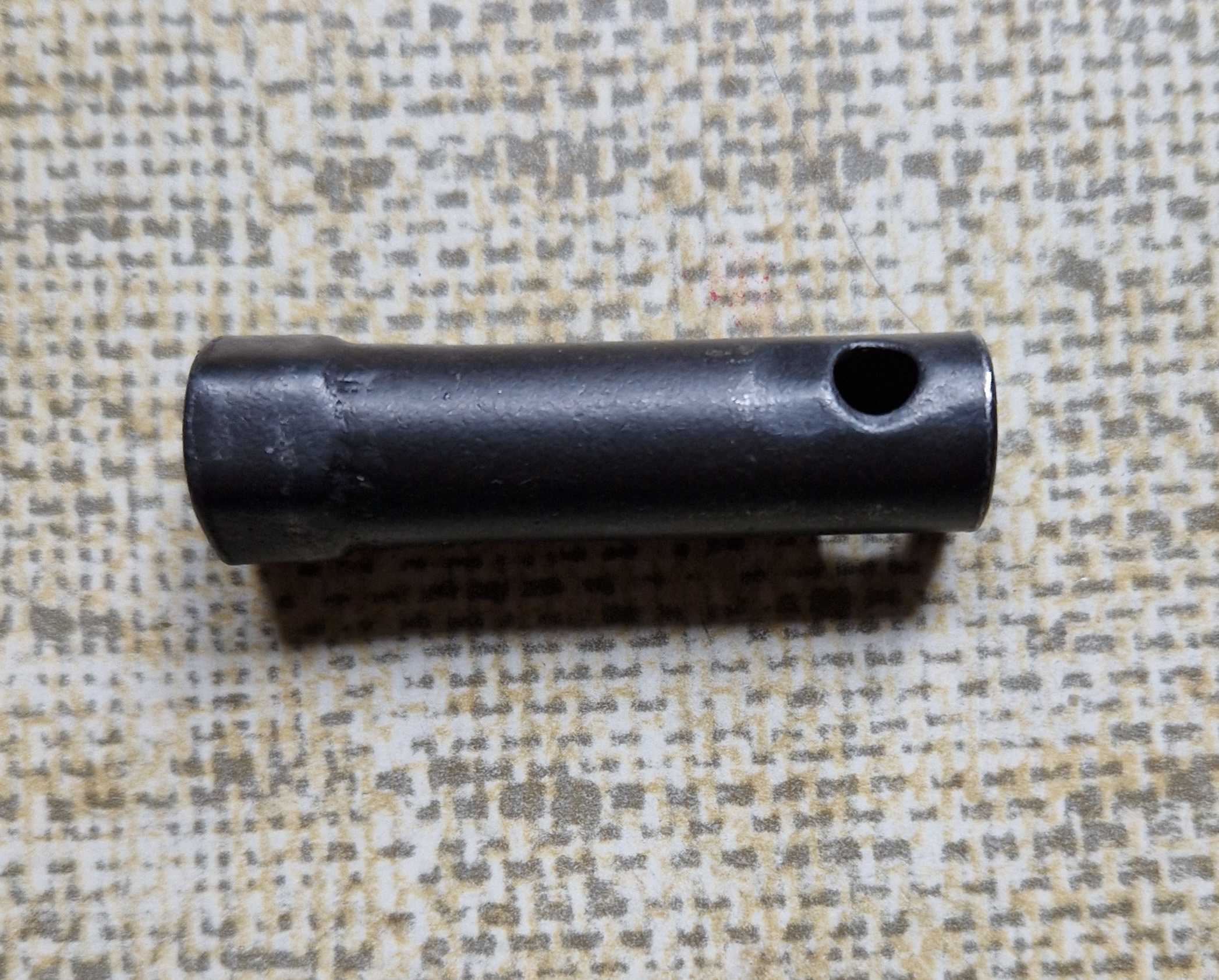 Klucze rurowe rozmiary 13 i 22mm