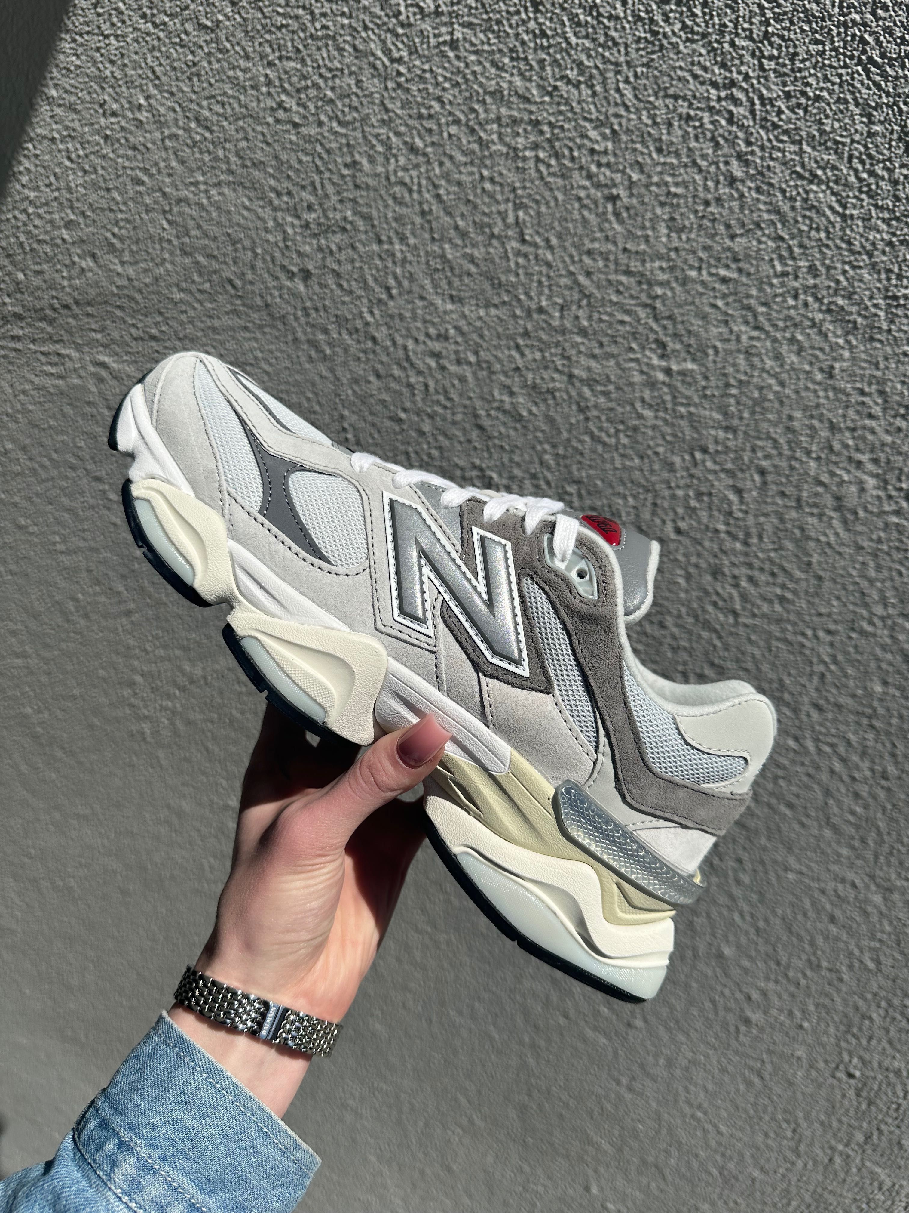 Кросівки New Balance 9060 41,5