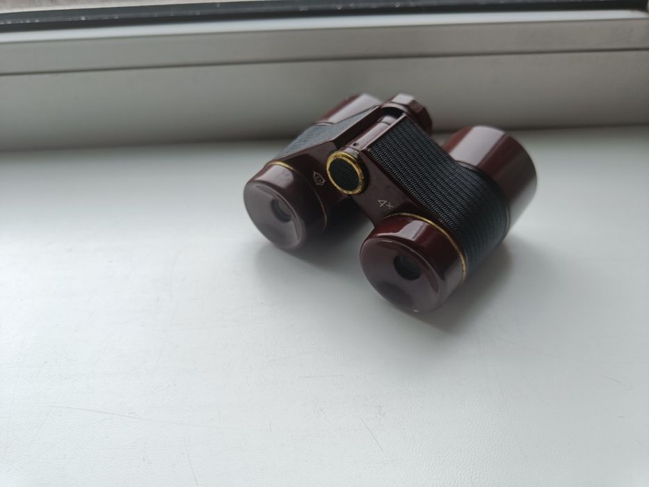 Бинокль театральный