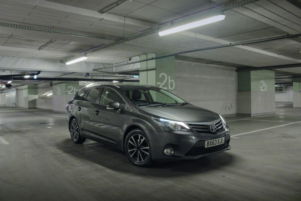 Toyota avensis d-4d 2.0 kombi anglik