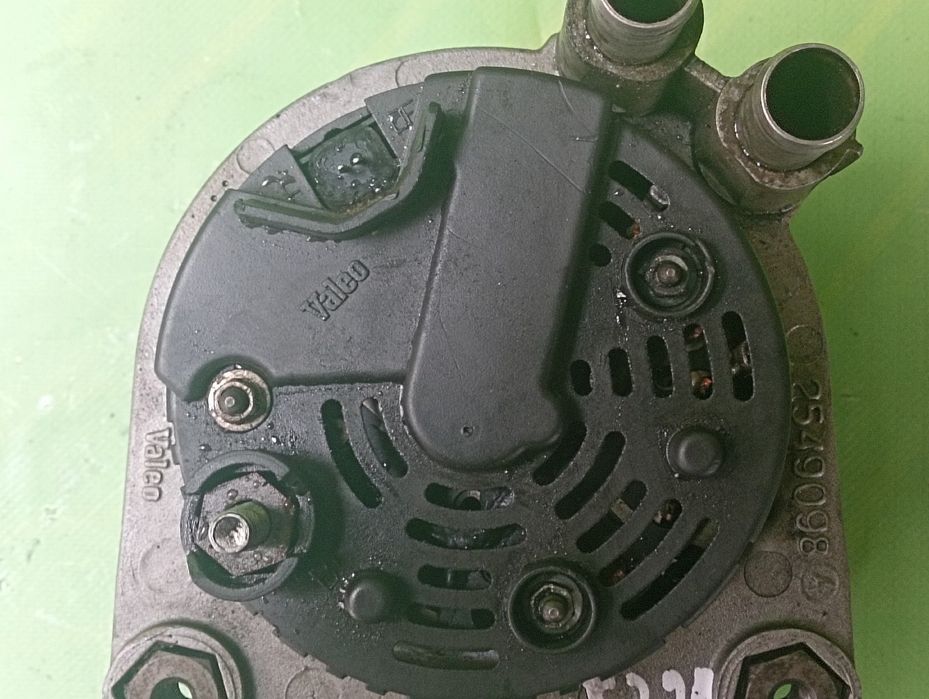 Генератор 1.9 Renault Trafic 2 Opel Vivaro Трафик Виваро Разборка Т2