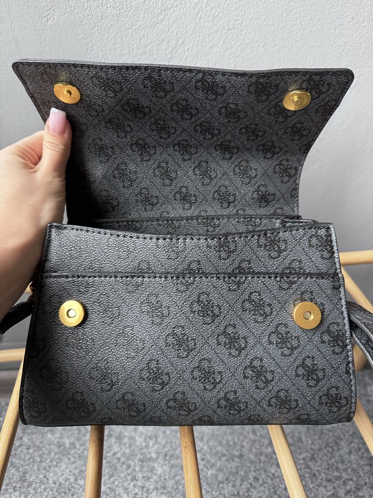 Сумка Guess