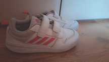 Adidaski dziewczynka
