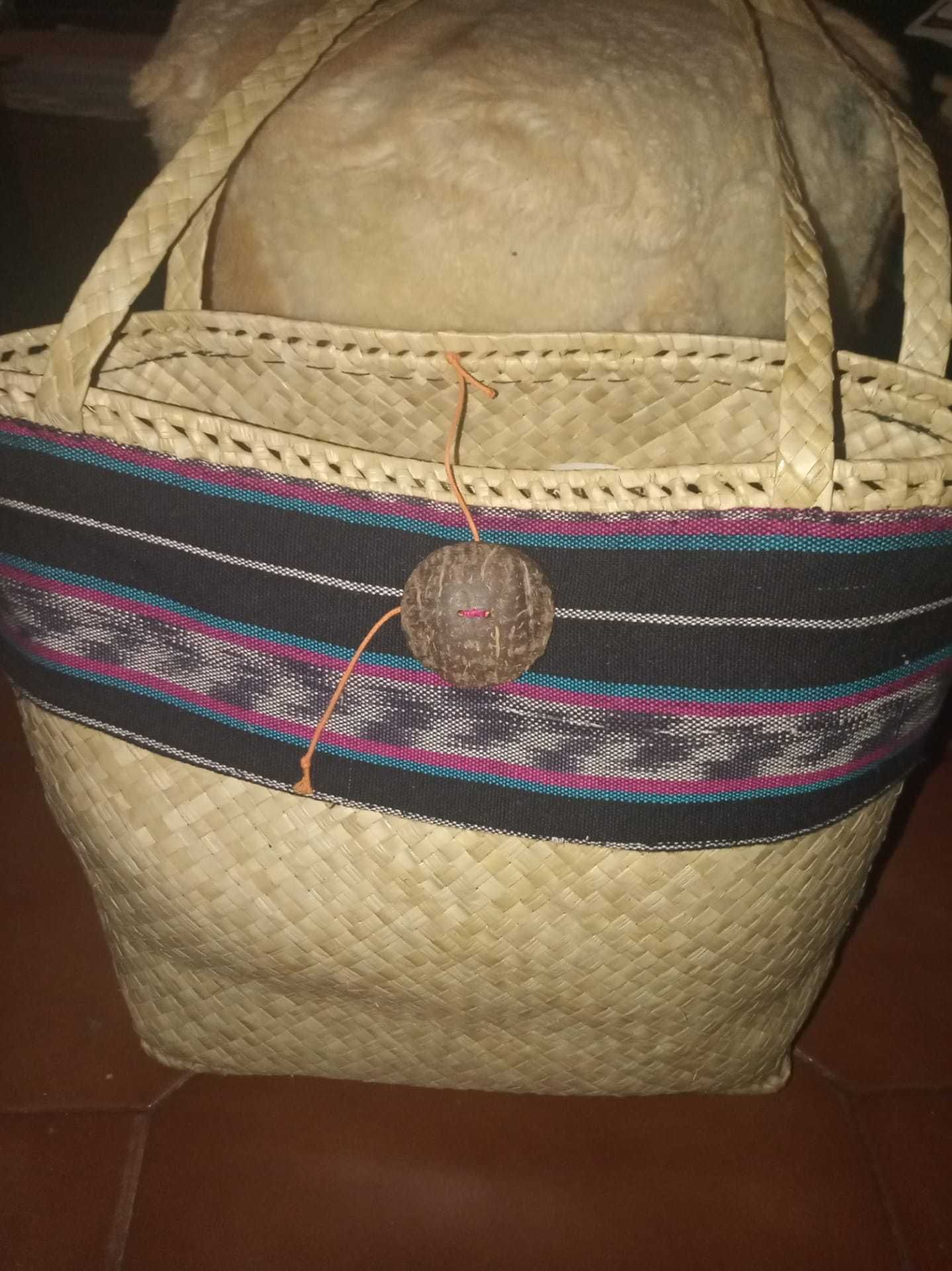 Bolsa com tiracolo de Timor-Leste