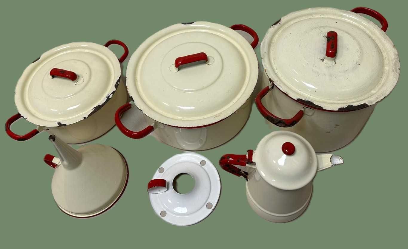 Loiça de esmalte, tachos panelas funil e cafeteira