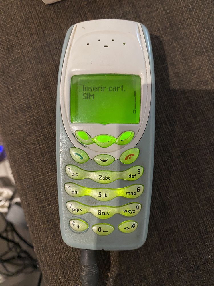 Varios Telemóveis antigos a funcionar e bateria nokia