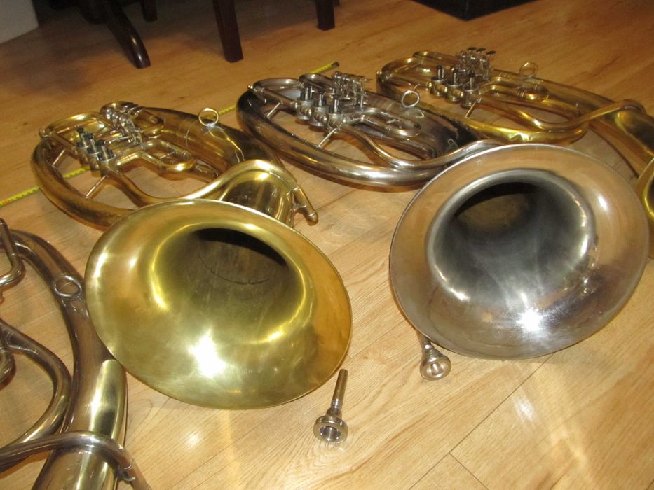 Баритон Сі-бемоль Мідний духовий інструмент