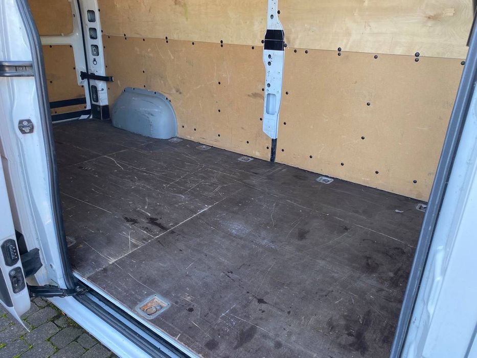 Автомобіль Рено Мастер