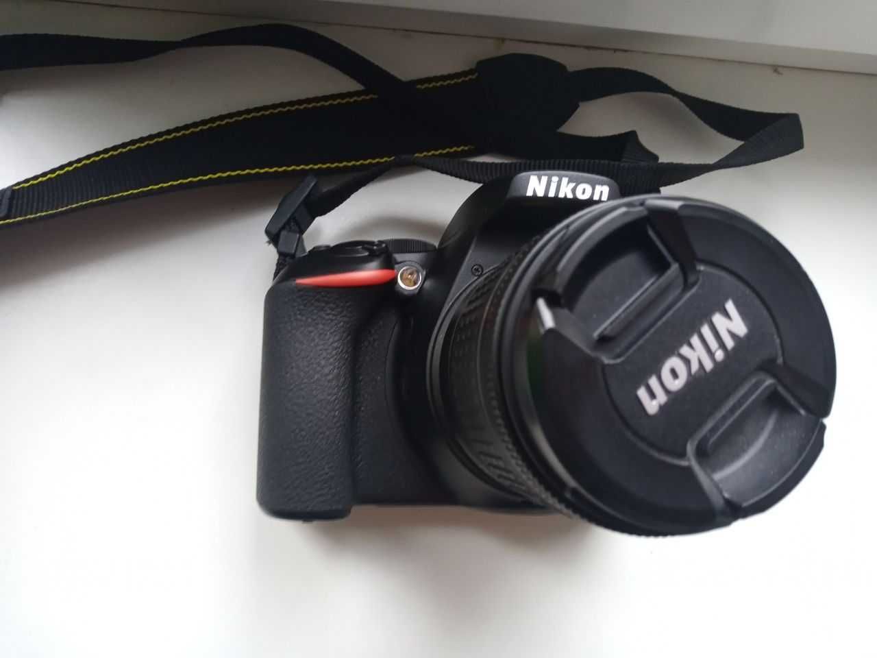 Б/в  камера NIKON D3500 kit+ обьектив  NIKKOR af-s 35mm f/1.8G