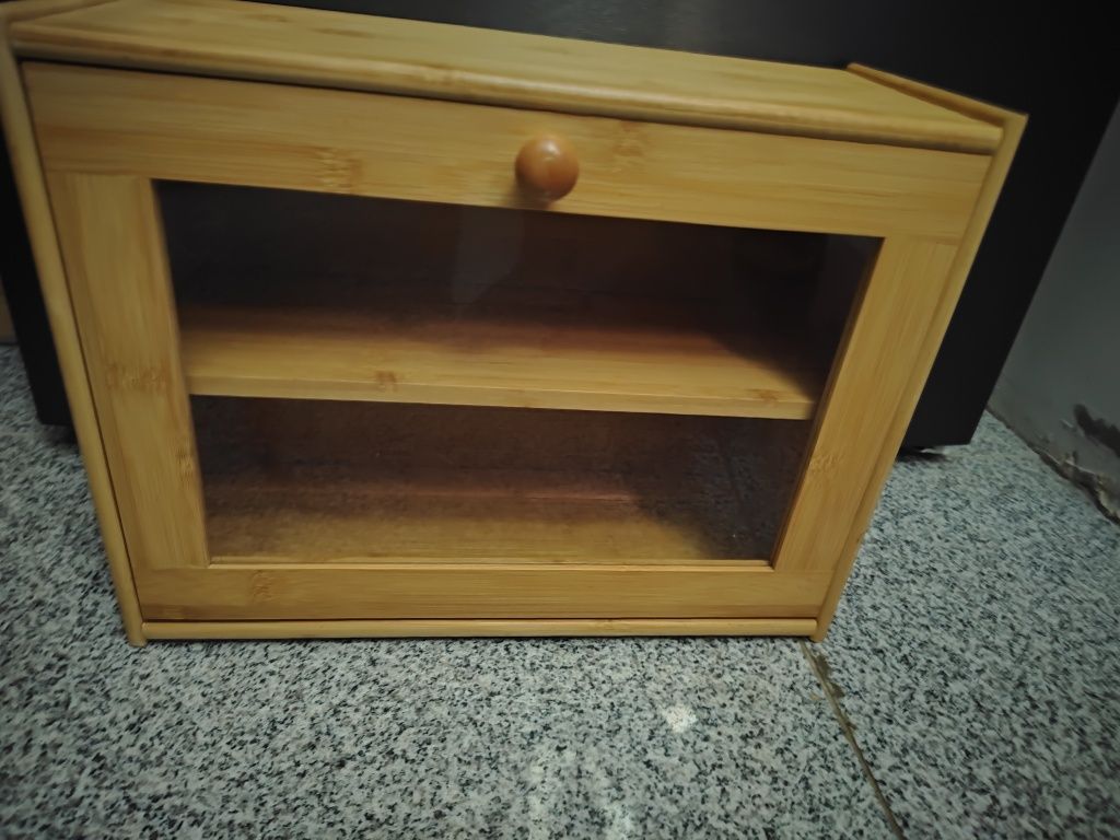 Chlebak bambusowy 29 x 15.5 x 38 z klapka nowoczesny