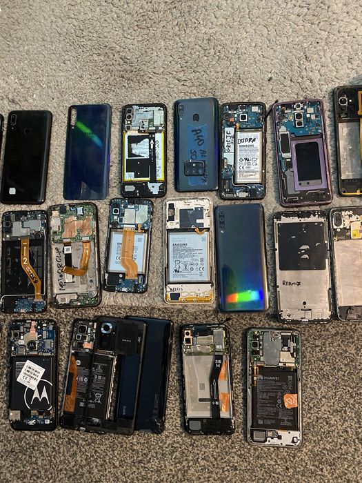 Telefony na części