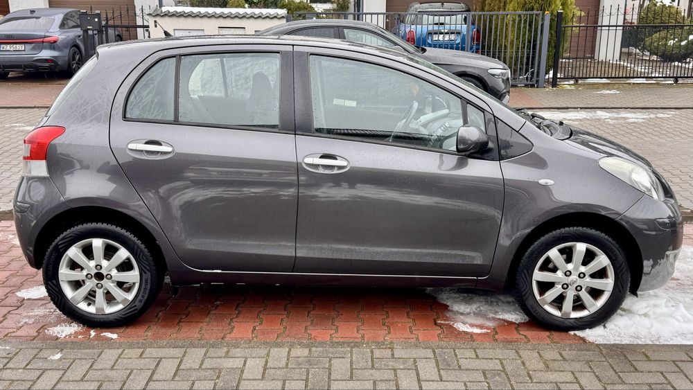 Toyota Yaris 2011r, benzyna 1.3