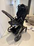 Zestaw Cybex Priam Rose gold - stelaż, gondola i spacerowka