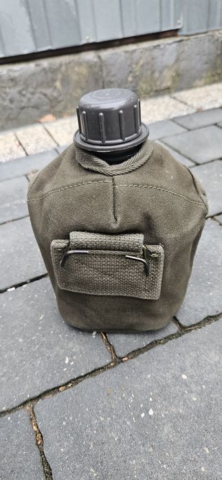 Stara manierka z pokrywcem