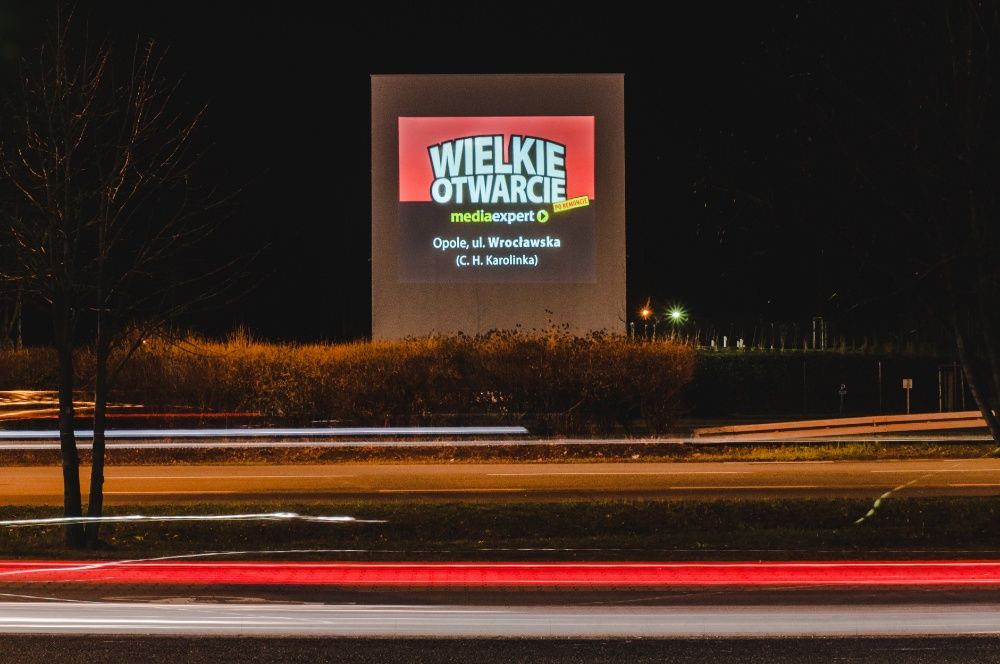 Reklama mobilna Billboardy backlight Przyczepy Busy reklamowe kampanie