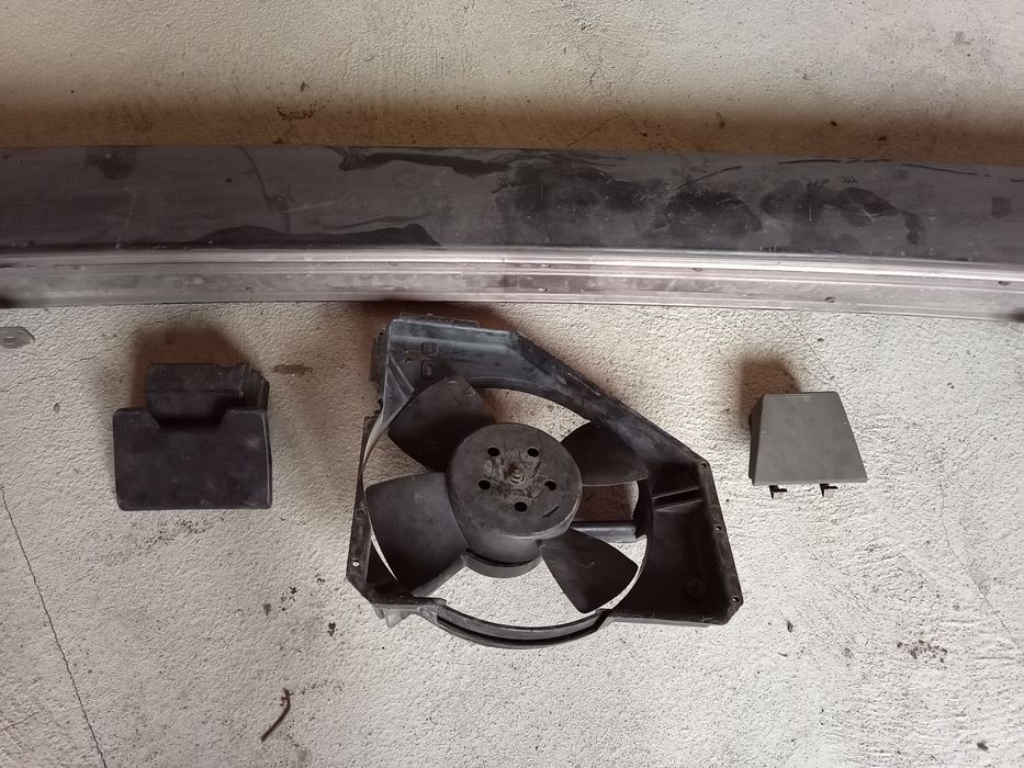 Задній бампер SAAB 900i Саб