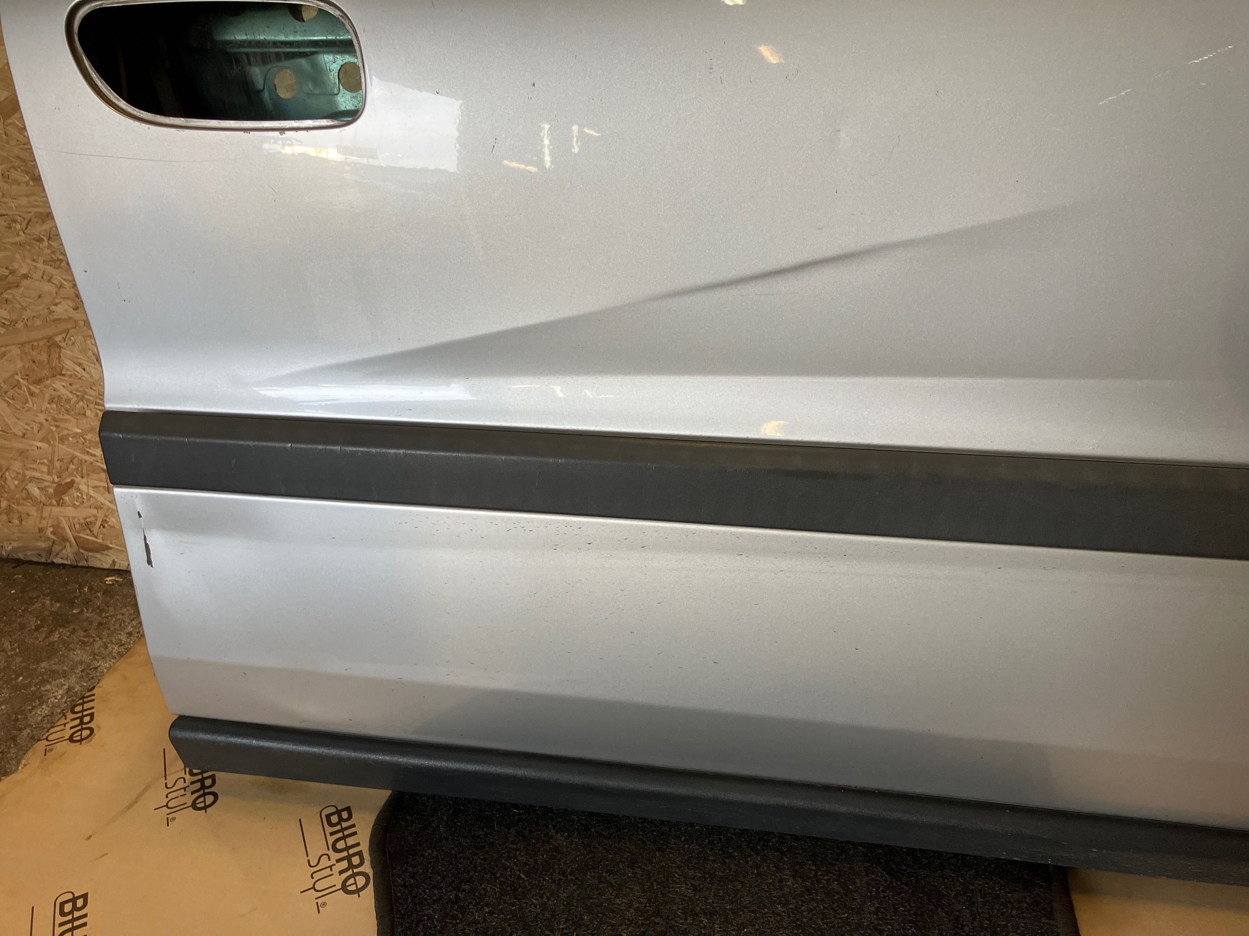 Volvo S60 - drzwi przód prawe gołe