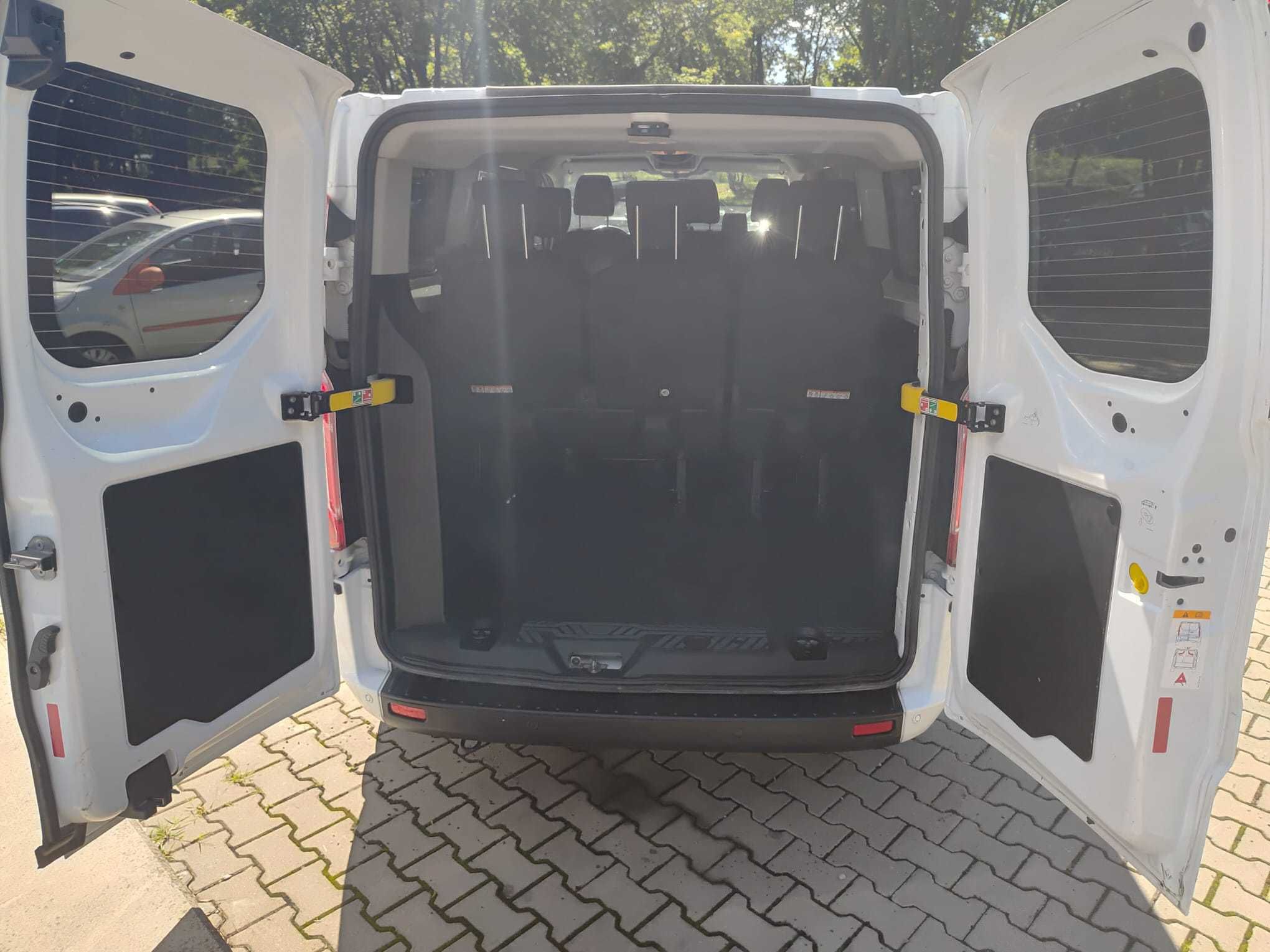 Wynajem busa 9 osobowego Ford Transit Custom