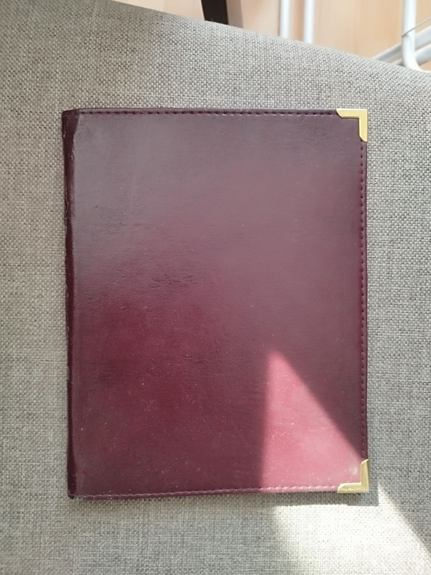 Różne etui na dokumenty