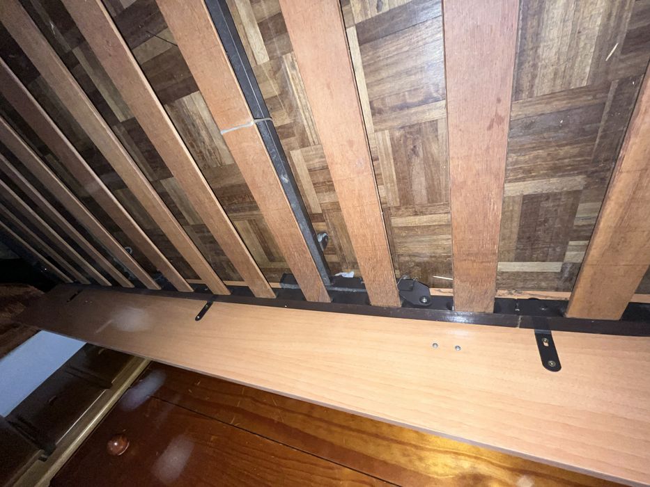 Cama multifuncional com 3 camas e mesa extensível