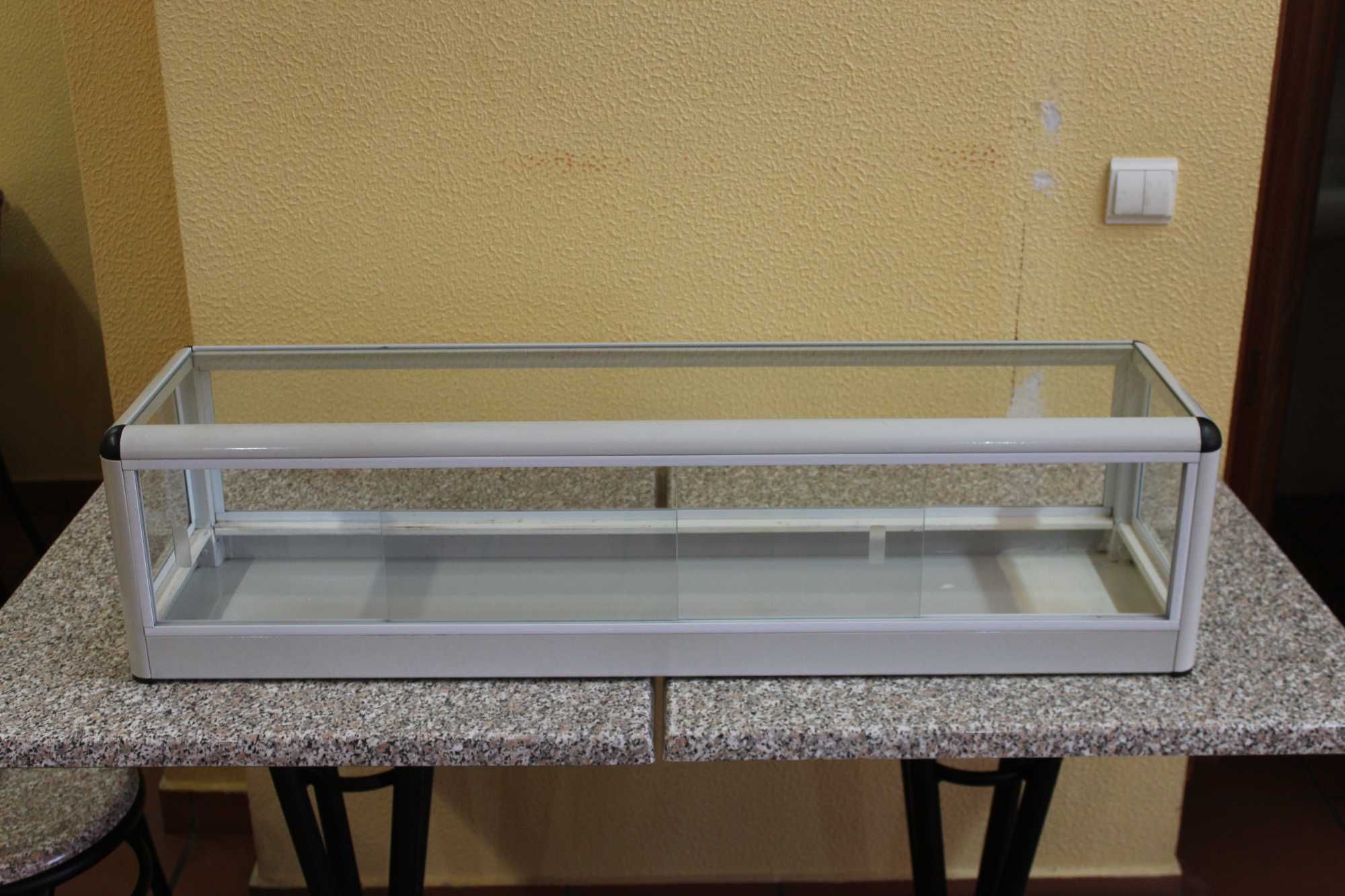 Vitrine para sandes e bolos