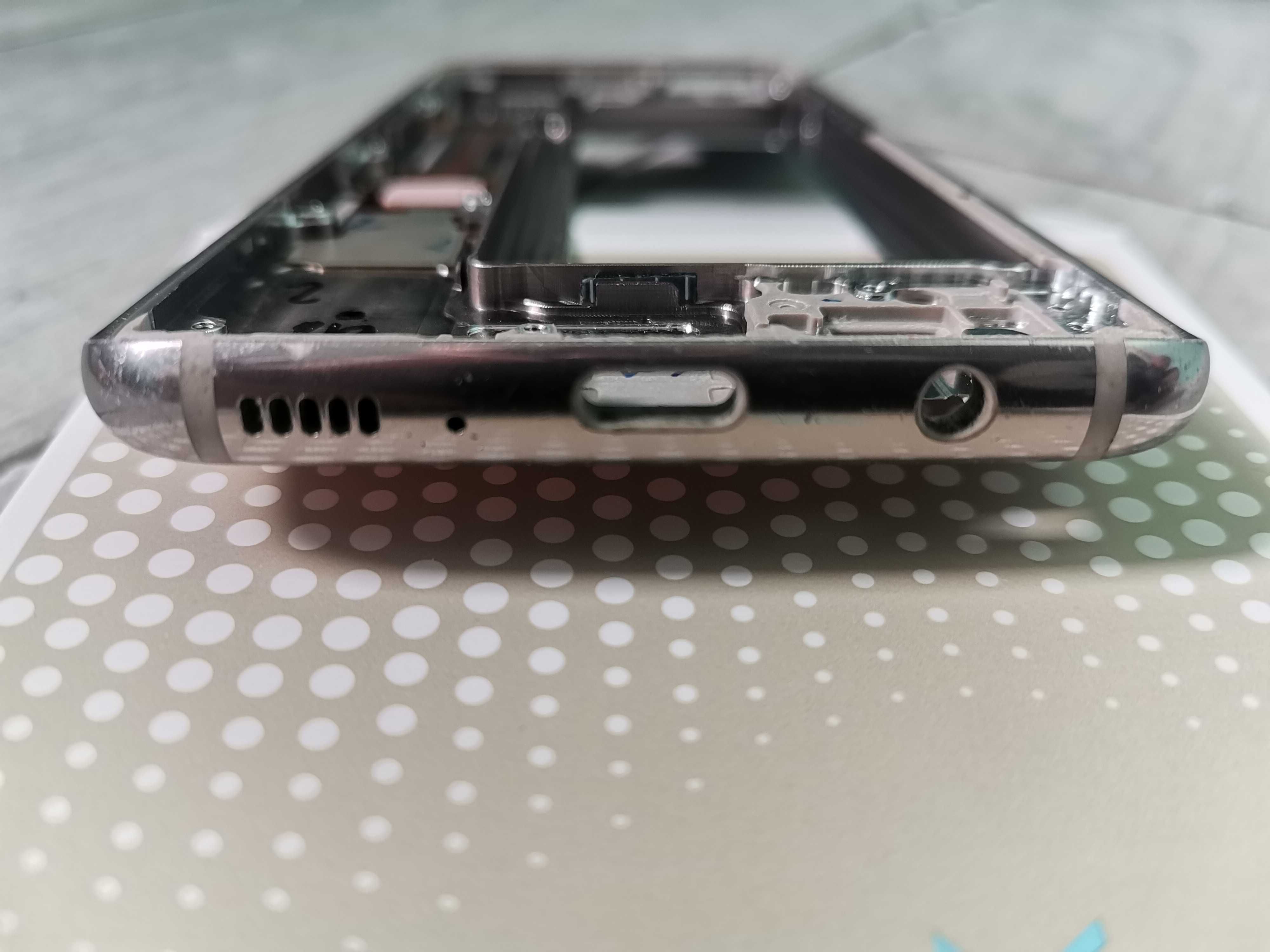 Рамка Samsung galaxy s8