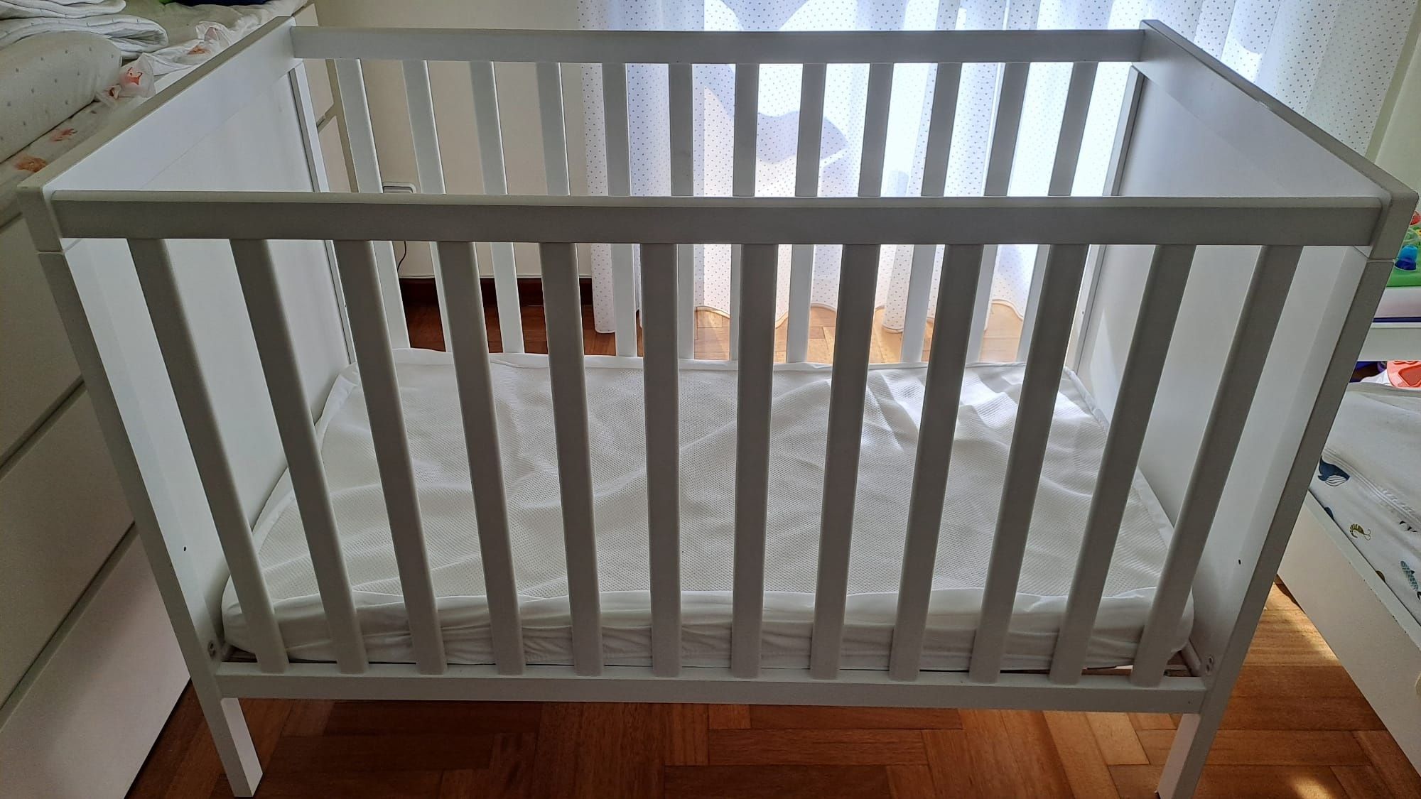 Cama de grades com colchão