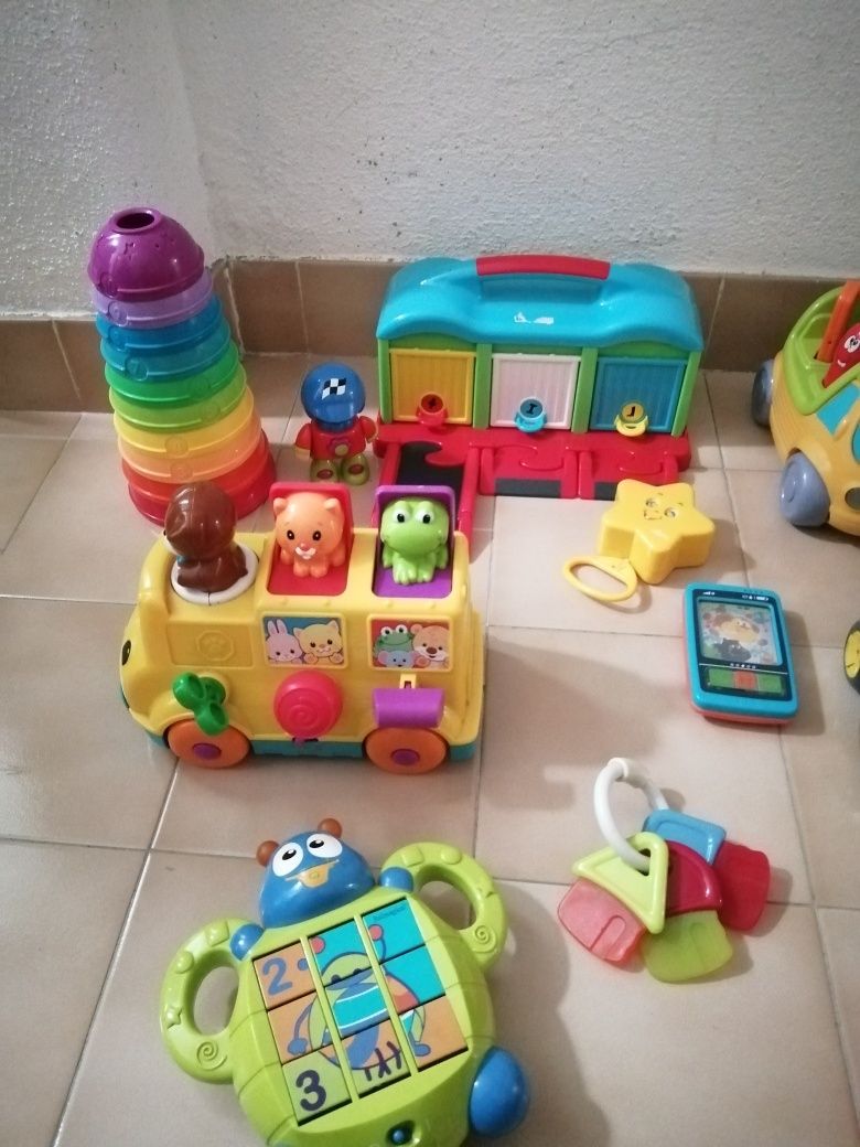 Brinquedo bebé e peluches