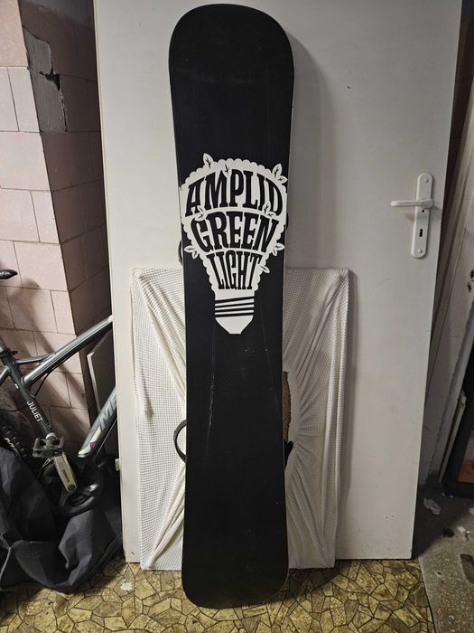 Deska snowboardowa Aplid 166cm 165cm z wiązaniami