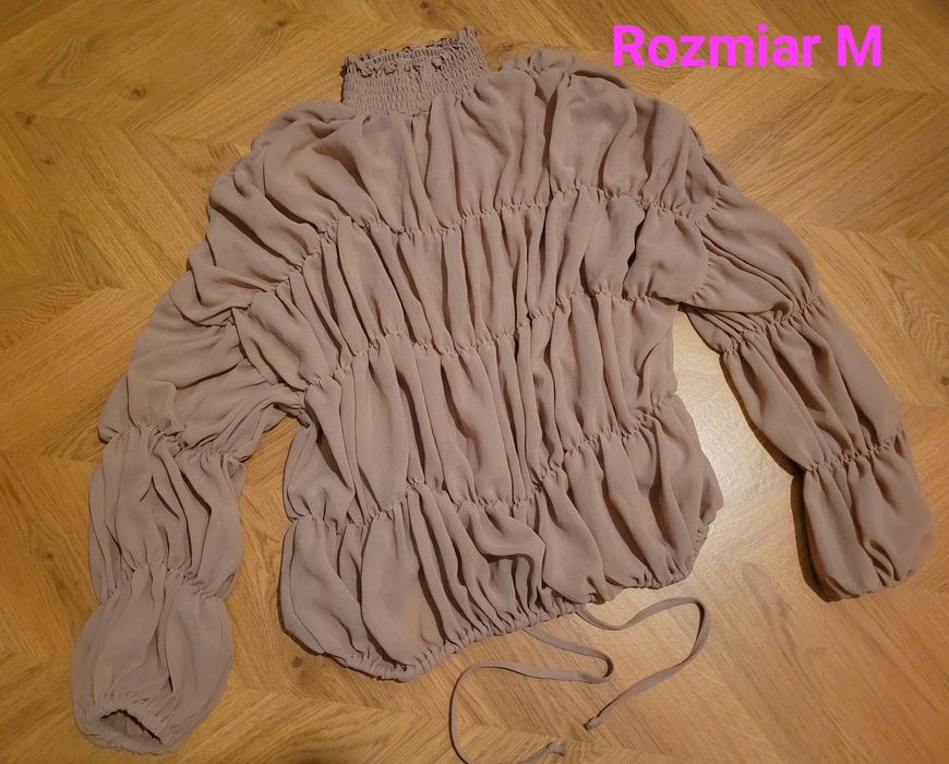 BY O LA LA, wiązana, zwiewna lekka beżowa bluzka, rozmiar M
