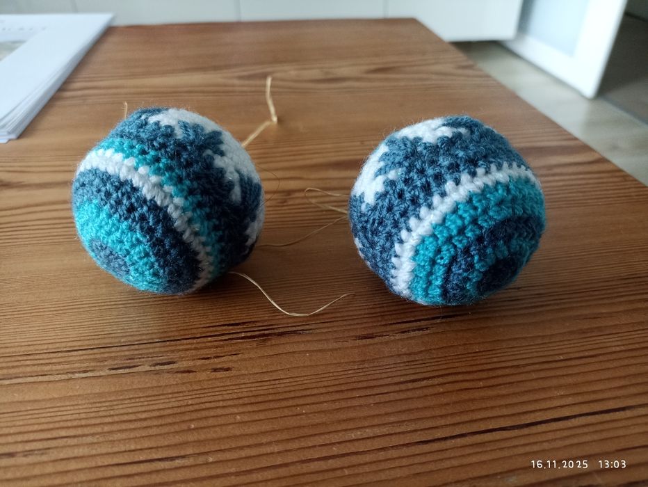 Bombki szydełkowe niebieski biały 6 cm zestaw 2 sztuki