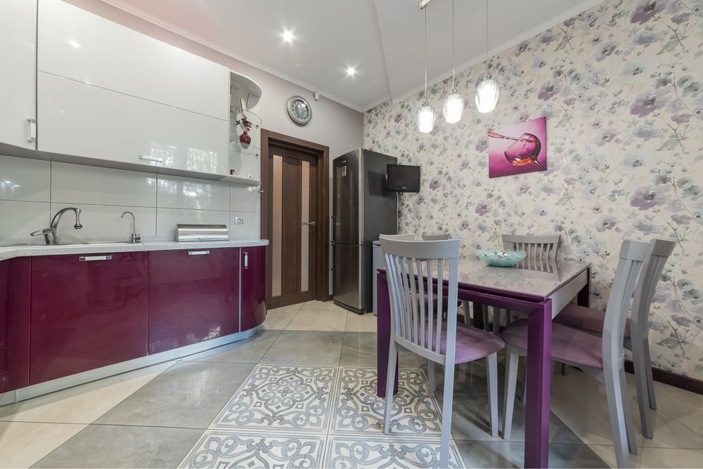 Без % Продається  шикарна квартира , 3 кімнати . Урядовий квартал .