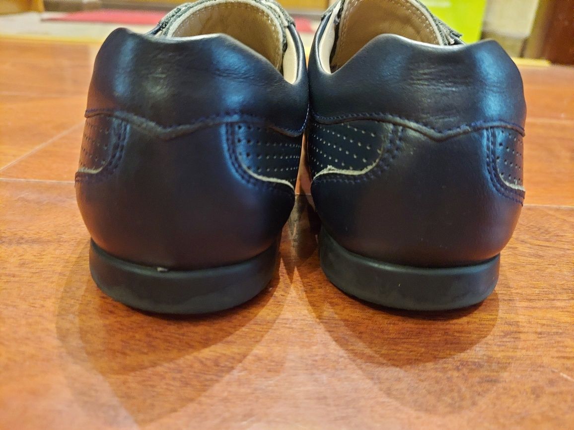 Кожаные туфли\мокасины  для мальчика  Размер 33 ( стелька 21,5 см)