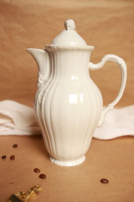 Dzbanek z białej porcelany KPM Berlin