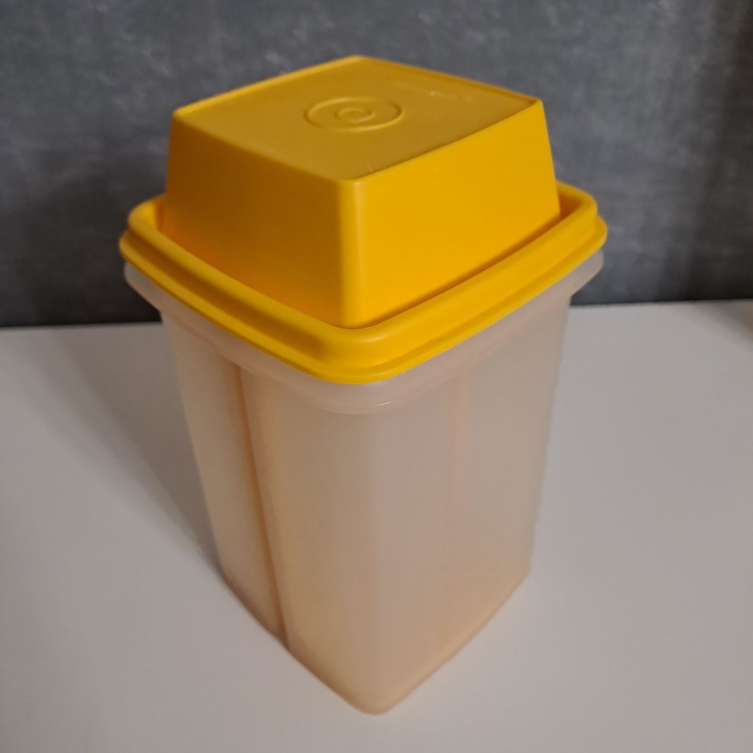 Pojemnik Pikantus Tupperware