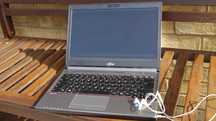 Fujitsu Siemens lifebook E736 I7