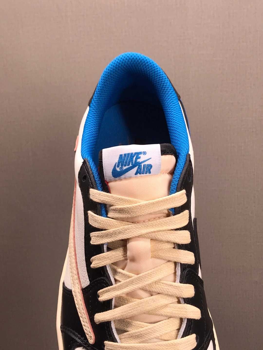 Buty Jordan1RetroLowOGSPFragment x Travis Scott sportowe rozmiar.41