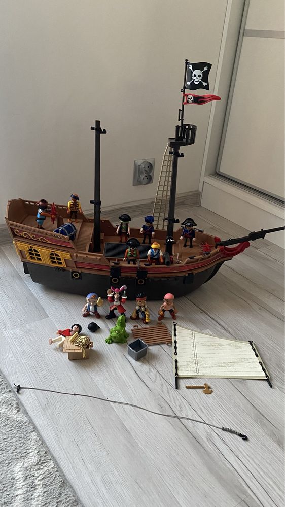 Statek piracki + piraci