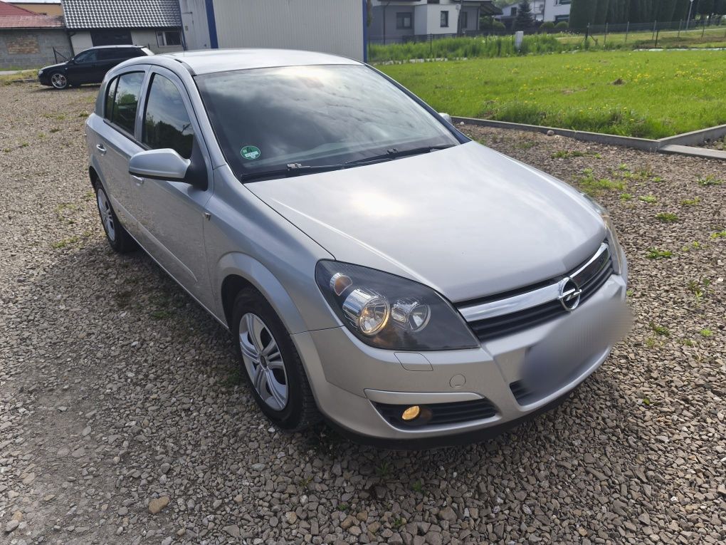 Opel Astra H 1.6 Twinport 5-drzwi