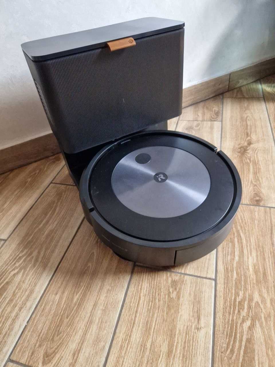 iRobot Roomba j7+ | Профі робот-пилосос з Clean Base, Smart Mapping,