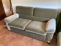 Conjunto sofa cama, poltrona e banco de apoio