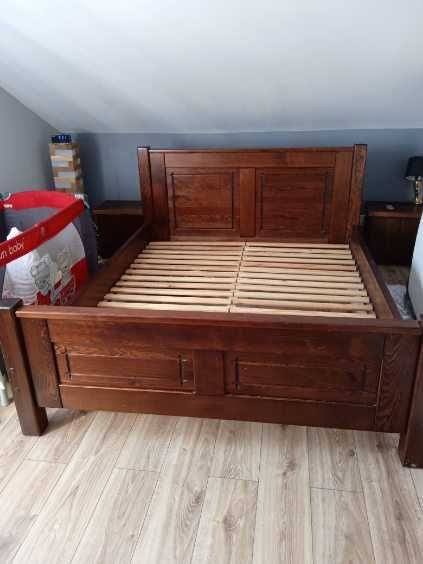 Łóżko  małżeńskie drewniane