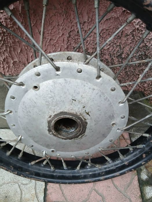 Диск  мотоц. Мт/дніпро  3.75-19 -відмінний  стан