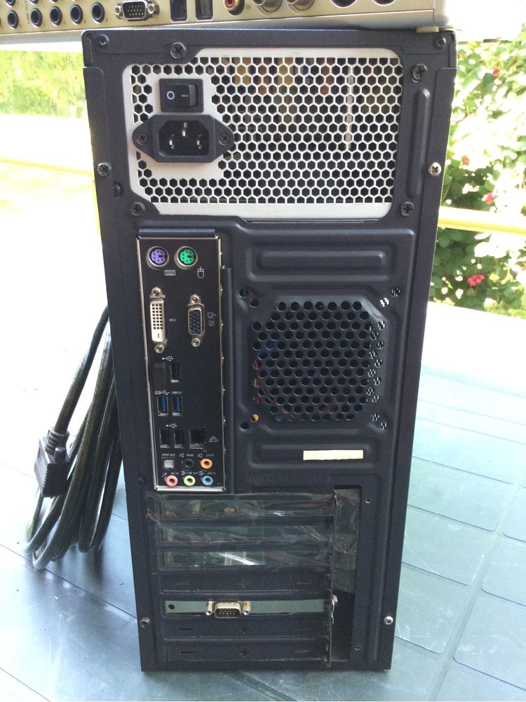 Computador de estudio com placa do som Echo Layla G3