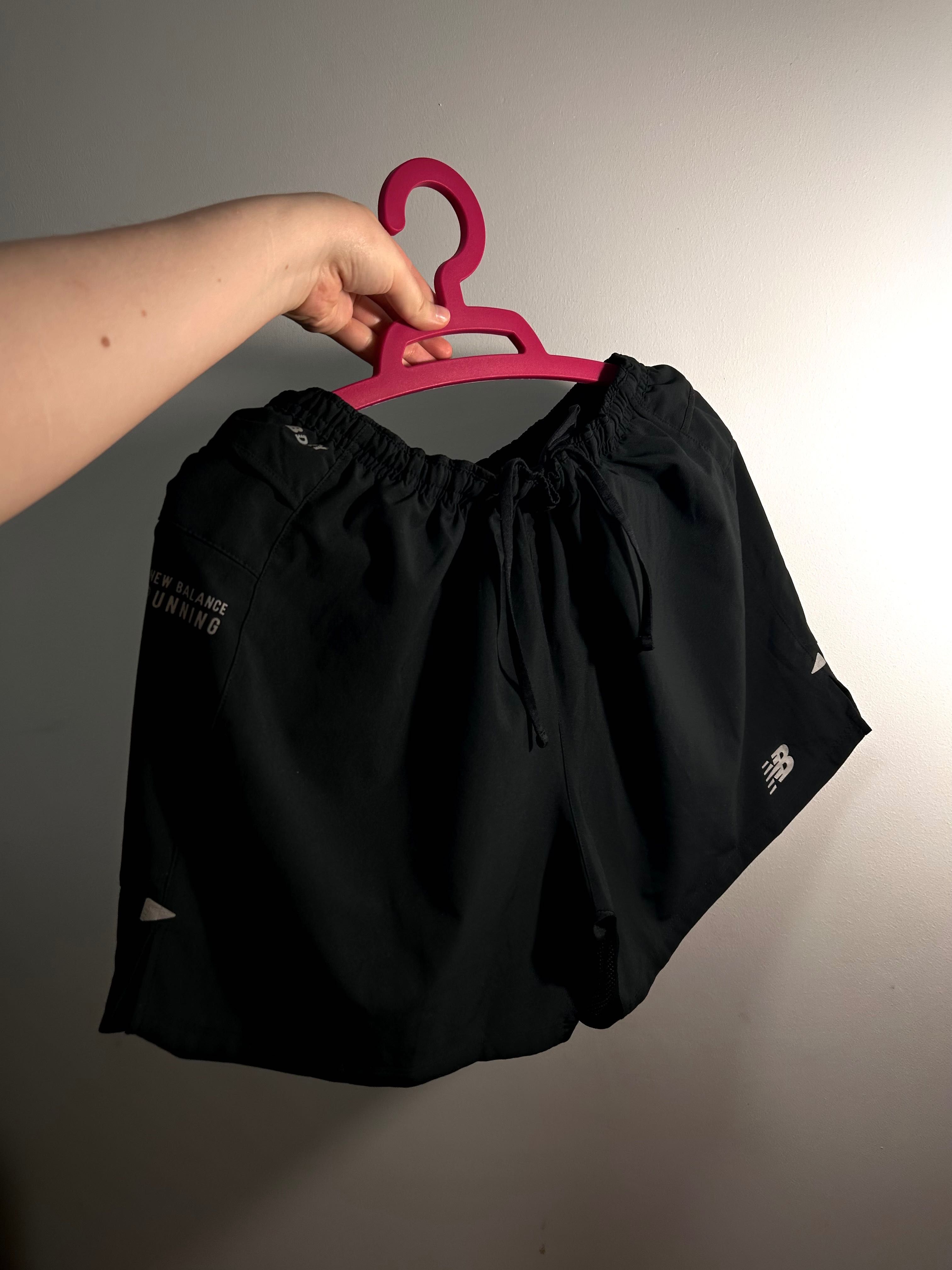 Оригінальні шорти жіночі New Balance