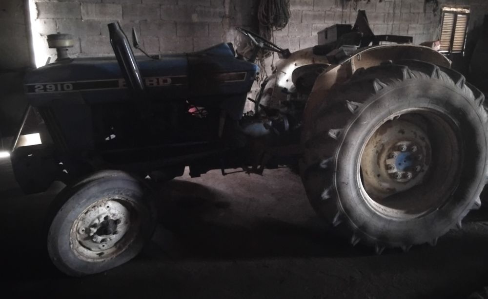 Trator e alfaias agricolas