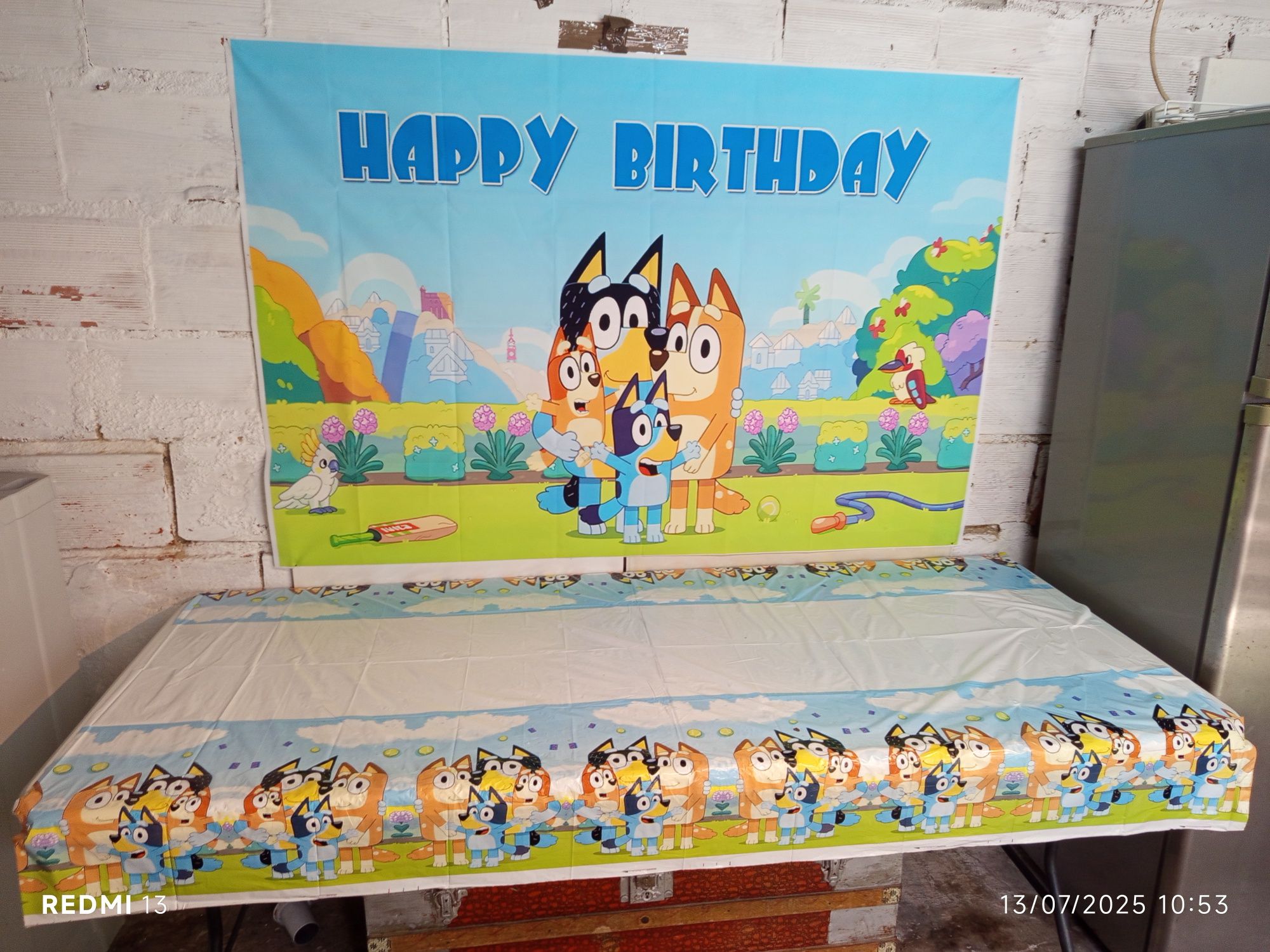 Tela bluey+toalha bluey aniversário