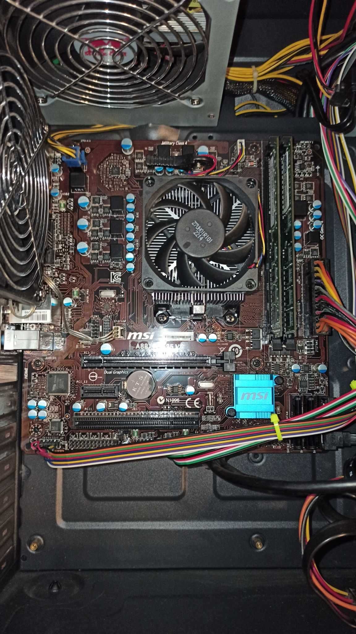 Komputer stacjonarny AMD A10-5800K 4x4.1GHz, 8GB DDR3, grafika 2GB