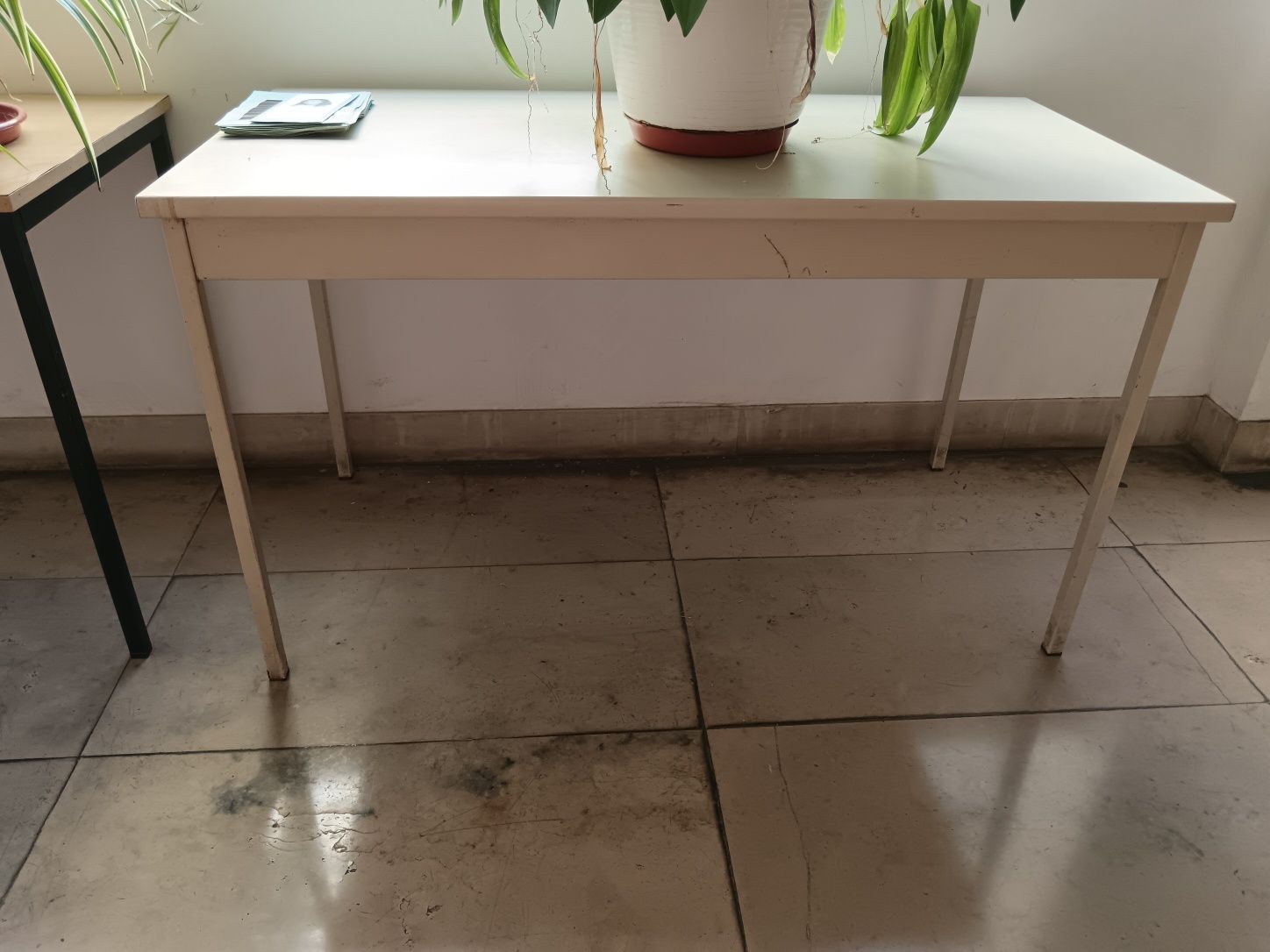 Mesa estrutura em ferro
