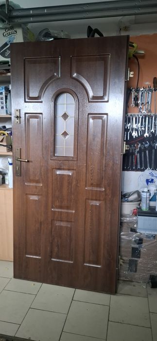 Drzwi zewnętrzne 90